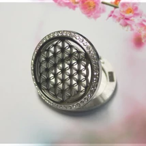 Élet virága nyitható amulett medál strasszokkal Élet virága nyitható amulett medál strasszokkal