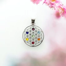 Élet Virága csakrakör medál 7 színes Swarovski kővel 15 mm Élet Virága csakrakör medál 7 színes Swarovski kővel 15 mm