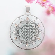 Élet virága Nap medál 12 fehér Swarovski kővel Élet virága Nap medál 12 fehér Swarovski kővel